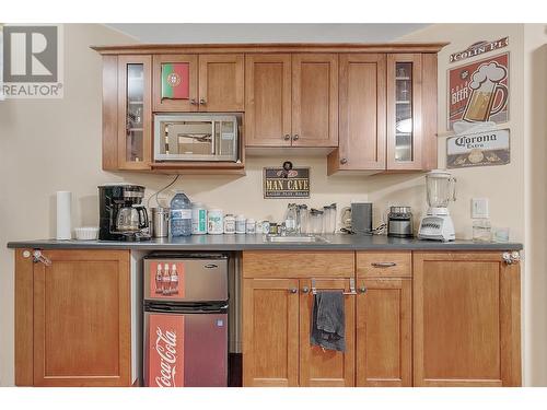 1450 Rose Meadow Drive Unit# 7, West Kelowna, BC - Indoor Photo Showing Kitchen