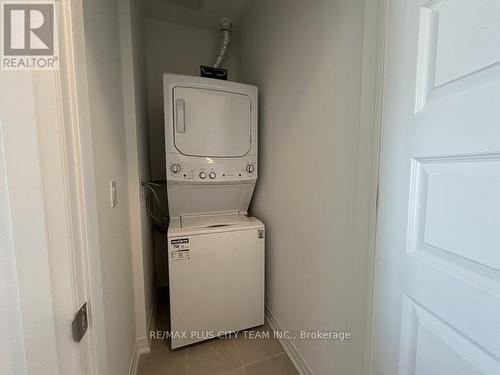 604 - 490 Gordon Krantz Avenue, Milton, ON - Indoor Photo Showing Laundry Room