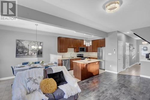 158 Kinsman Drive, Hamilton, ON - Indoor Photo Showing Kitchen