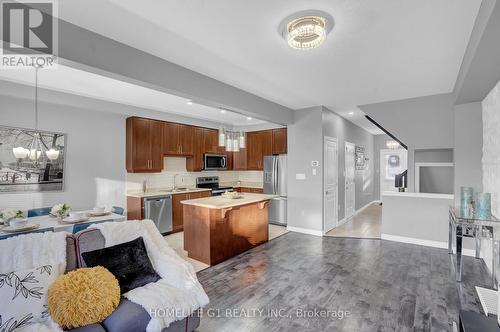 158 Kinsman Drive, Hamilton, ON - Indoor Photo Showing Kitchen