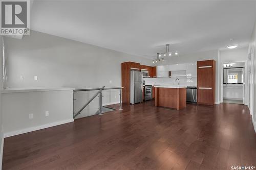 120 2315 Mcclocklin Road, Saskatoon, SK - Indoor Photo Showing Kitchen