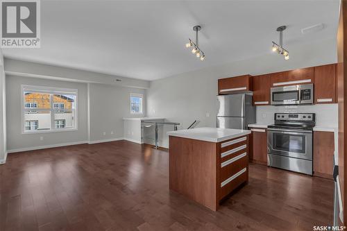 120 2315 Mcclocklin Road, Saskatoon, SK - Indoor Photo Showing Kitchen