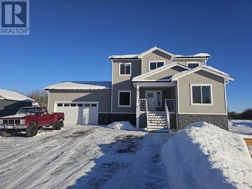 445 Reid Drive, Vanderhoof, BC - Outdoor With Facade