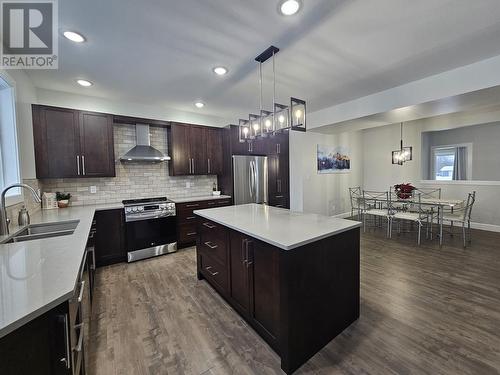 445 Reid Drive, Vanderhoof, BC - Indoor Photo Showing Kitchen With Double Sink With Upgraded Kitchen