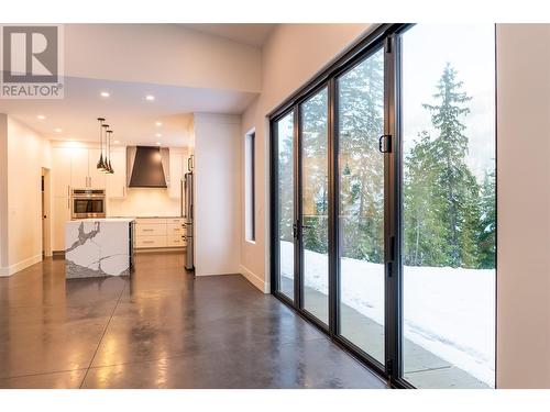 1350 Kai Road, Nelson, BC - Indoor Photo Showing Kitchen