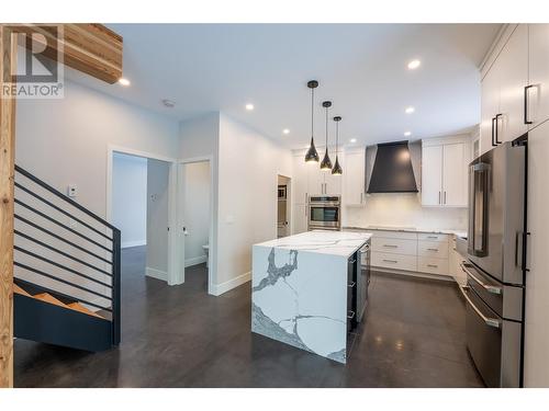 1350 Kai Road, Nelson, BC - Indoor Photo Showing Kitchen With Upgraded Kitchen