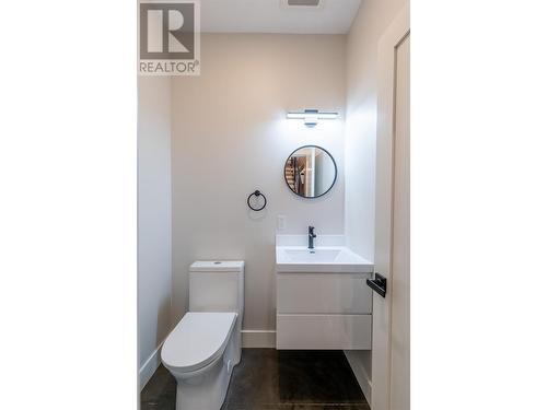 1350 Kai Road, Nelson, BC - Indoor Photo Showing Bathroom