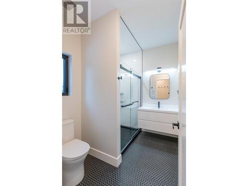 1350 Kai Road, Nelson, BC - Indoor Photo Showing Bathroom