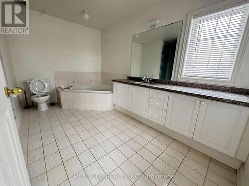 65 Boxwood Crescent, Markham, ON - Indoor Photo Showing Bathroom