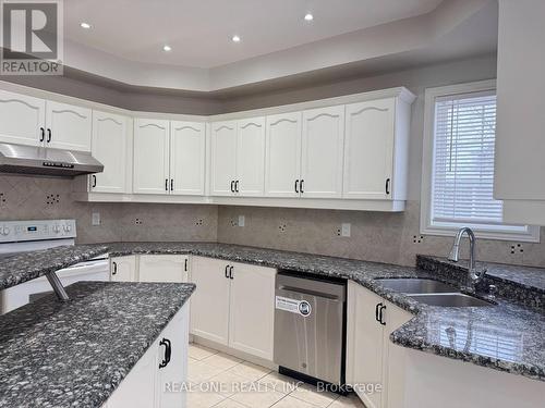 65 Boxwood Crescent, Markham, ON - Indoor Photo Showing Kitchen With Double Sink