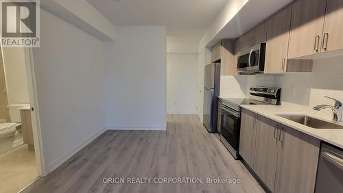 321 - 556 Marlee Avenue, Toronto, ON - Indoor Photo Showing Kitchen