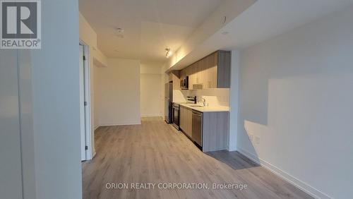 321 - 556 Marlee Avenue, Toronto, ON - Indoor Photo Showing Kitchen