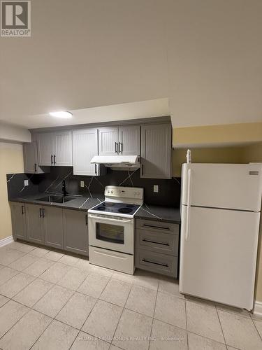 2-Bsmt - 29 Bear Run Road, Brampton, ON - Indoor Photo Showing Kitchen