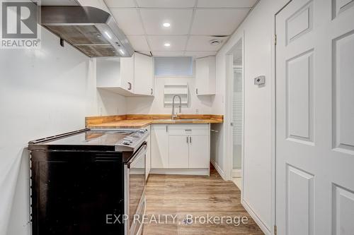 47 Mcveigh Drive, Barrie, ON - Indoor Photo Showing Kitchen