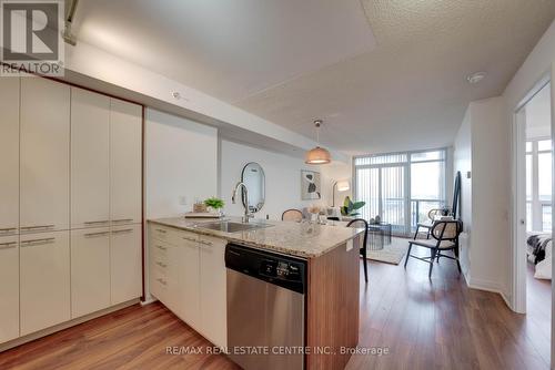 1201 - 5 Valhalla Inn Road, Toronto, ON - Indoor Photo Showing Kitchen