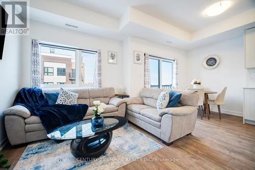 E3 - 20 Palace Street, Kitchener, ON - Indoor Photo Showing Living Room