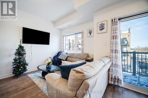 E3 - 20 Palace Street, Kitchener, ON - Indoor Photo Showing Living Room