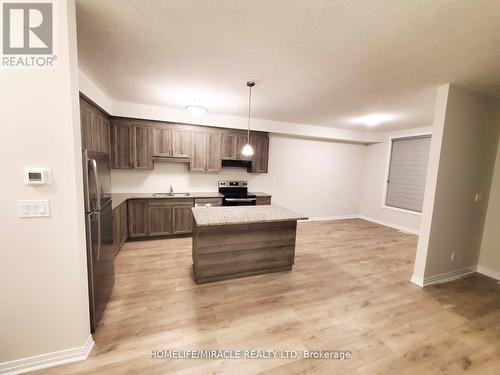 132 - 25 Isherwood Avenue, Cambridge, ON - Indoor Photo Showing Kitchen