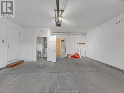 1126 Banwell Road Unit# Main, Windsor, ON - Indoor Photo Showing Garage