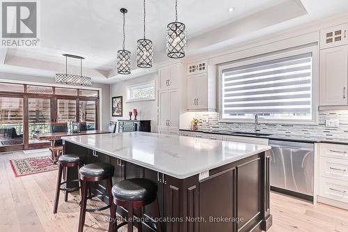 126 West Ridge Drive, Blue Mountains, ON - Indoor Photo Showing Kitchen With Upgraded Kitchen