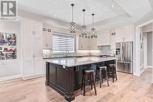 126 West Ridge Drive, Blue Mountains, ON - Indoor Photo Showing Kitchen With Upgraded Kitchen