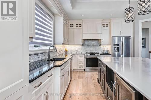 126 West Ridge Drive, Blue Mountains, ON - Indoor Photo Showing Kitchen With Upgraded Kitchen