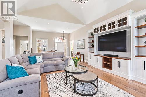 126 West Ridge Drive, Blue Mountains, ON - Indoor Photo Showing Living Room