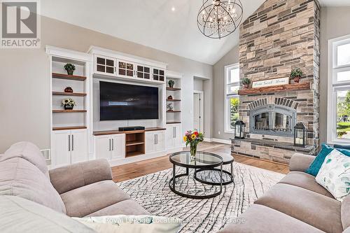 126 West Ridge Drive, Blue Mountains, ON - Indoor Photo Showing Living Room With Fireplace