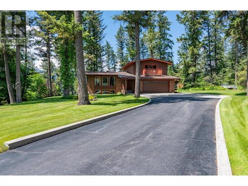 1309 Selkirk Drive, Golden, BC - Outdoor