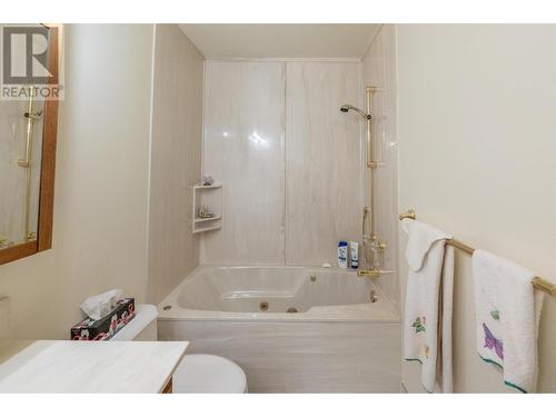 1309 Selkirk Drive, Golden, BC - Indoor Photo Showing Bathroom