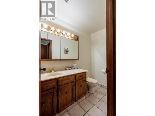 1309 Selkirk Drive, Golden, BC - Indoor Photo Showing Bathroom