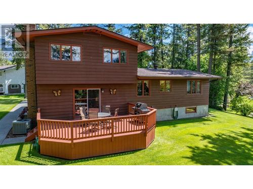 1309 Selkirk Drive, Golden, BC - Outdoor With Exterior