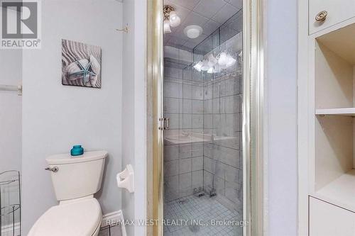 71 Woodgreen Drive, Vaughan, ON - Indoor Photo Showing Bathroom