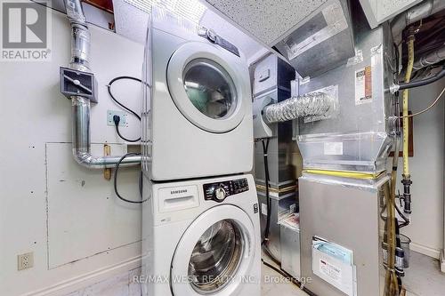 71 Woodgreen Drive, Vaughan, ON - Indoor Photo Showing Laundry Room