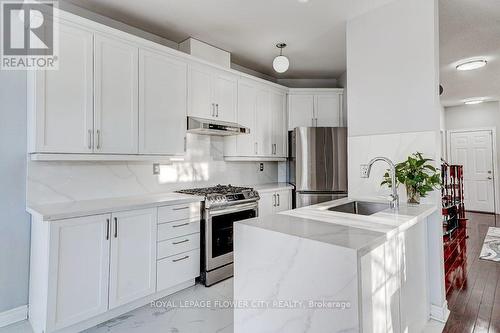 99 Southlake Boulevard, Brampton, ON - Indoor Photo Showing Kitchen With Upgraded Kitchen