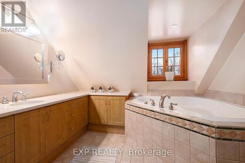 7925 Resolute Way, Ottawa, ON - Indoor Photo Showing Bathroom