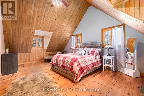 7925 Resolute Way, Ottawa, ON - Indoor Photo Showing Bedroom