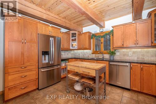 7925 Resolute Way, Ottawa, ON - Indoor Photo Showing Kitchen With Stainless Steel Kitchen