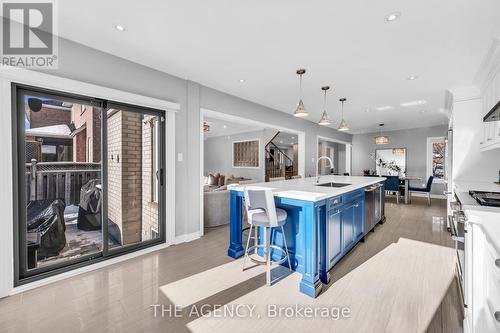 2132 Chatsworth Avenue, Oakville, ON - Indoor Photo Showing Kitchen