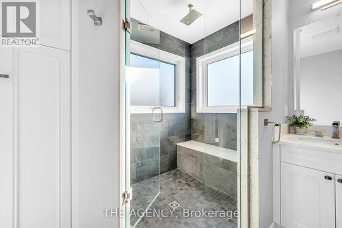 2132 Chatsworth Avenue, Oakville, ON - Indoor Photo Showing Bathroom