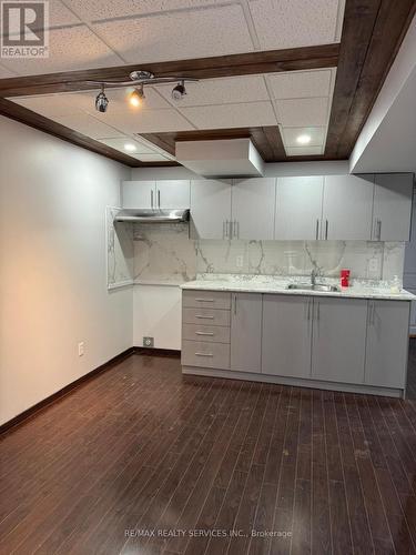 282 Bankside Drive, Kitchener, ON - Indoor Photo Showing Kitchen