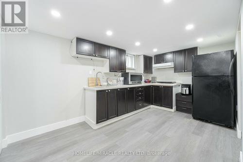 55 Morning Dew Drive, Brantford, ON - Indoor Photo Showing Kitchen