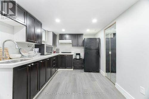 55 Morning Dew Drive, Brantford, ON - Indoor Photo Showing Kitchen