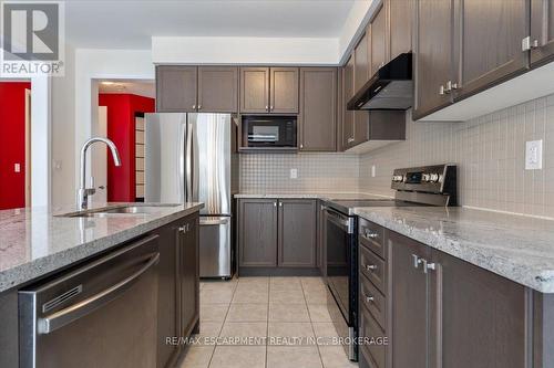 13 Steven Drive, Thorold (562 - Hurricane/Merrittville), ON - Indoor Photo Showing Kitchen With Double Sink With Upgraded Kitchen