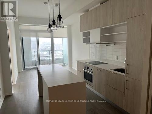 1030 - 8 Hillsdale Avenue, Toronto, ON - Indoor Photo Showing Kitchen