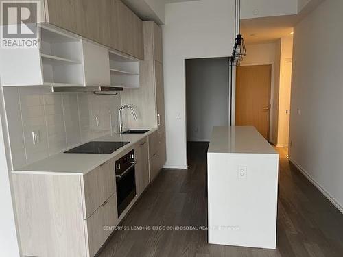 1030 - 8 Hillsdale Avenue, Toronto, ON - Indoor Photo Showing Kitchen