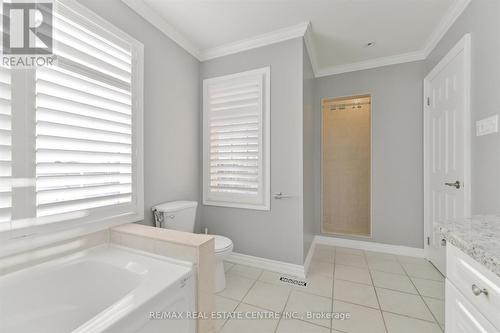 5915 Whitehorn Avenue, Mississauga, ON - Indoor Photo Showing Bathroom