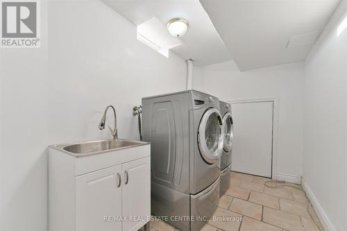 5915 Whitehorn Avenue, Mississauga, ON - Indoor Photo Showing Laundry Room