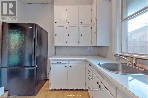 225 Dundas Street, Woodstock, ON - Indoor Photo Showing Kitchen