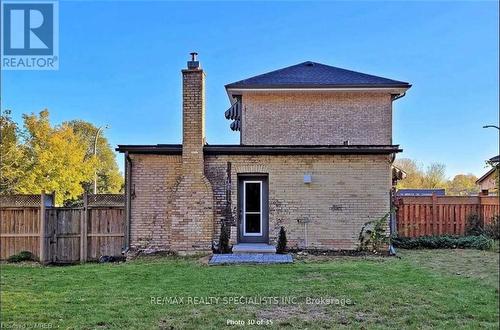 225 Dundas Street, Woodstock, ON - Outdoor